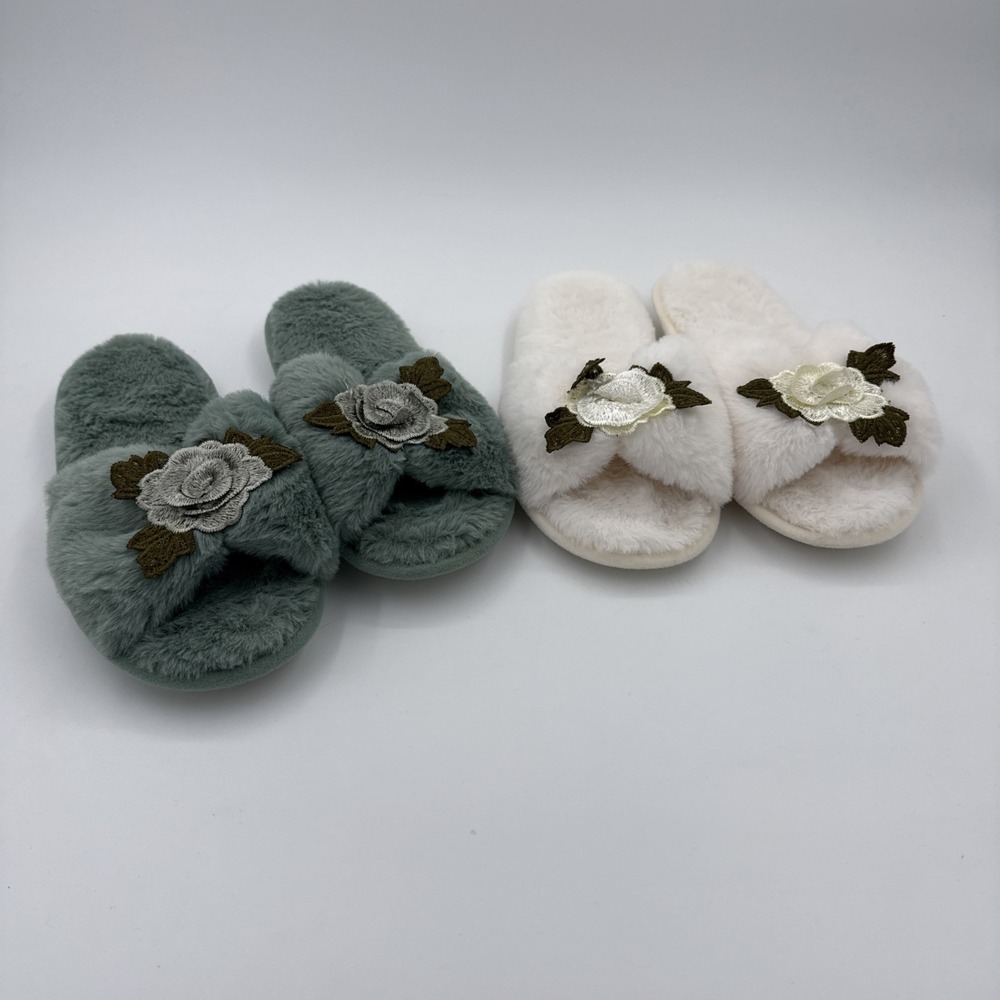 Joyfolie Fiona slippers Lot Of Two Green And Ivory Size 7/8